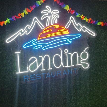 מויוגאלפה The Landing Hotel And Restaurant מראה חיצוני תמונה