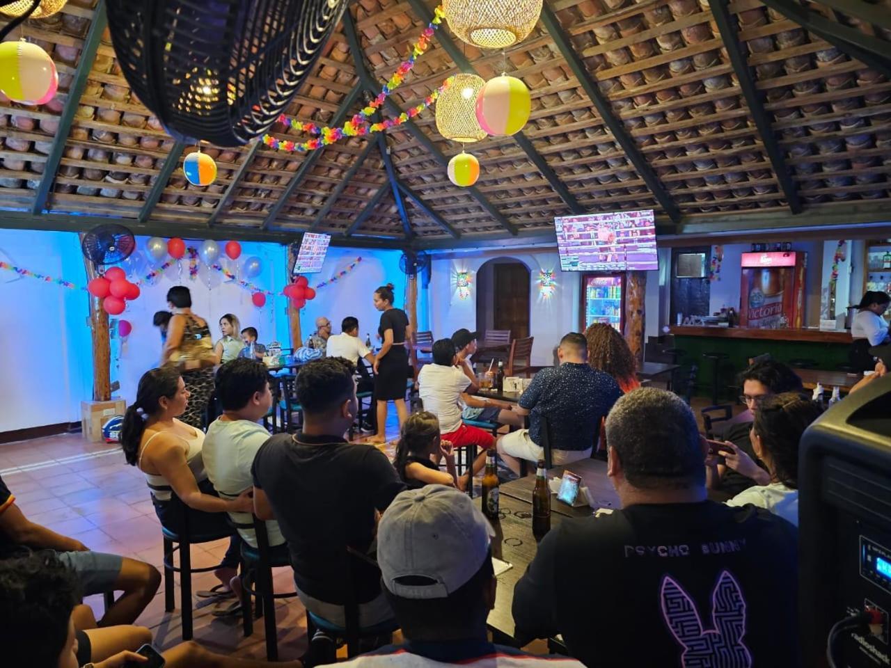 מויוגאלפה The Landing Hotel And Restaurant מראה חיצוני תמונה