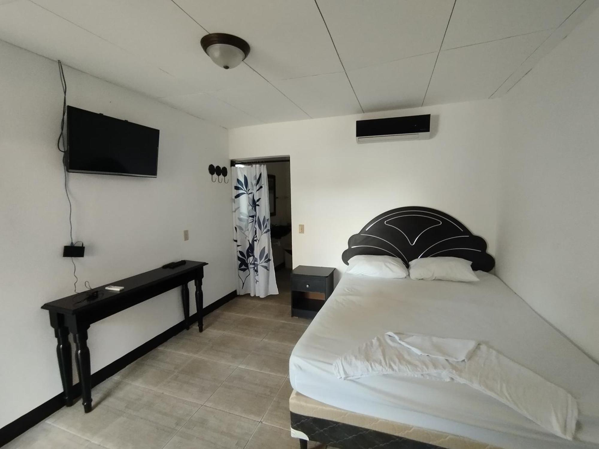 מויוגאלפה The Landing Hotel And Restaurant מראה חיצוני תמונה